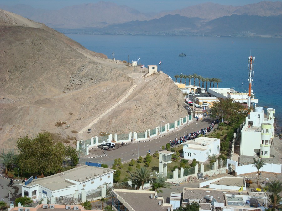 Taba_border_crossing_-_Egyptian_side.jpg